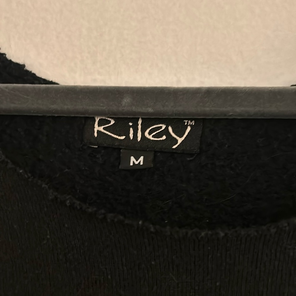 Riley’s Women’s T shirt Distressed size M